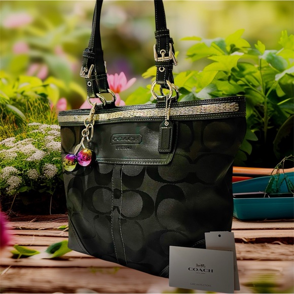 Coach Handbags - Vintage Coach soho shoulder bag 2006 year Black and Gold Signature Tote bag